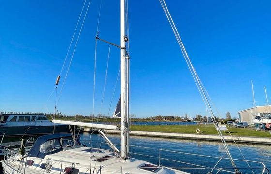 Bavaria Cruiser 33 Lila