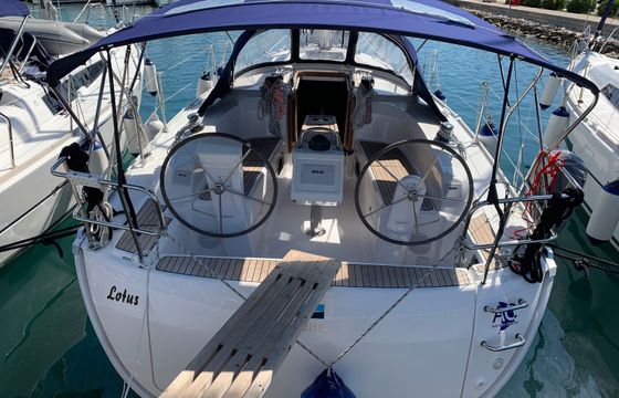 Bavaria Cruiser 34 Lotus