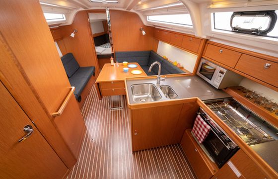 Bavaria Cruiser 37 Avalon