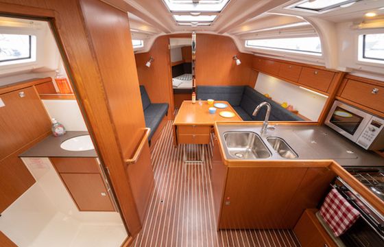 Bavaria Cruiser 37 Avalon