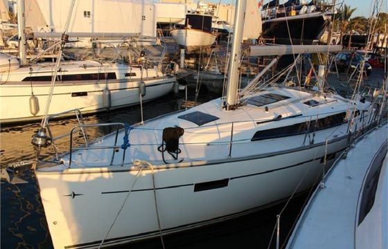 Bavaria Cruiser 37 Black Pearl