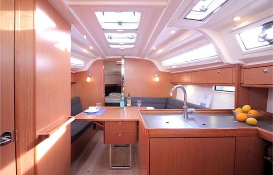 Bavaria Cruiser 37 Black Pearl