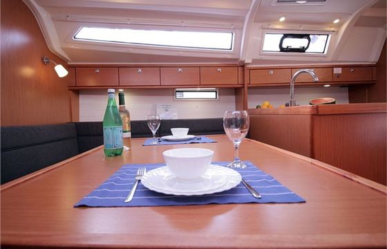 Bavaria Cruiser 37 Black Pearl