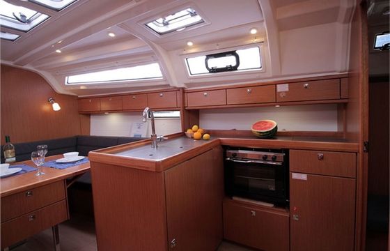 Bavaria Cruiser 37 Black Pearl