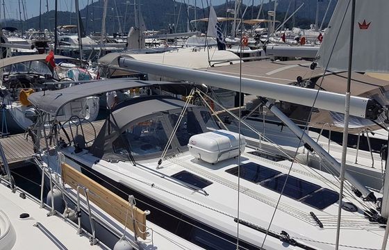 Bavaria Cruiser 37 Crush