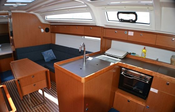 Bavaria Cruiser 37 Hana