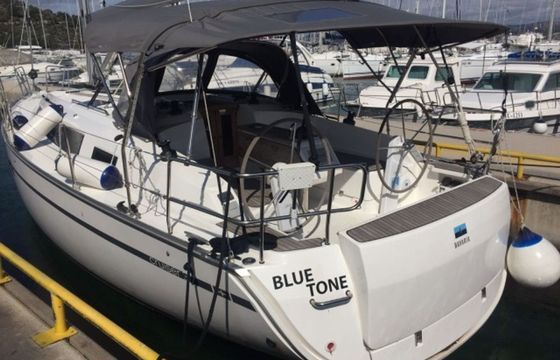 Bavaria Cruiser 37 Blue Tone