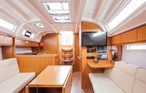 Bavaria Cruiser 37 Coachina