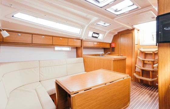 Bavaria Cruiser 37 Coachina