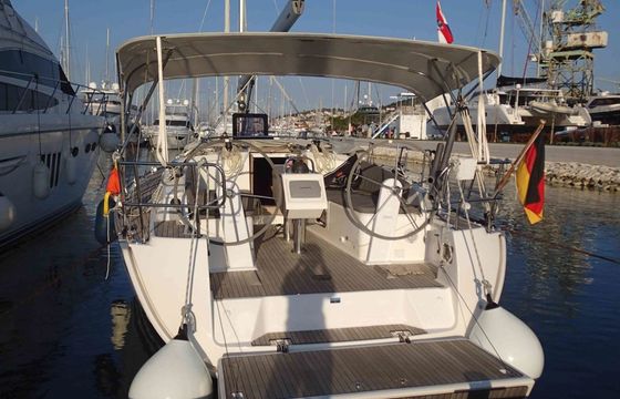 Bavaria Cruiser 37 Into the Blue