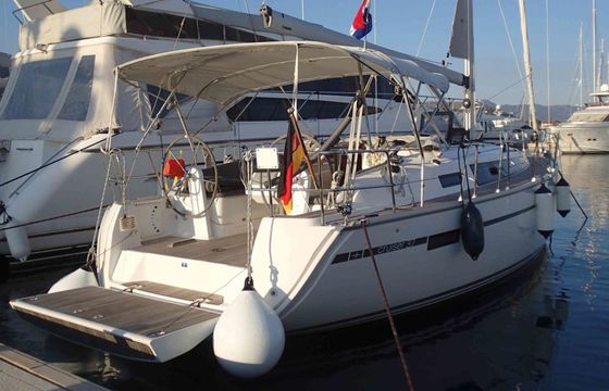 Bavaria Cruiser 37 Into the Blue