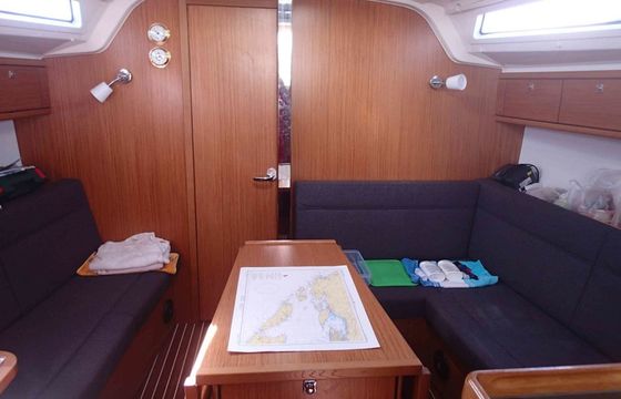 Bavaria Cruiser 37 Into the Blue