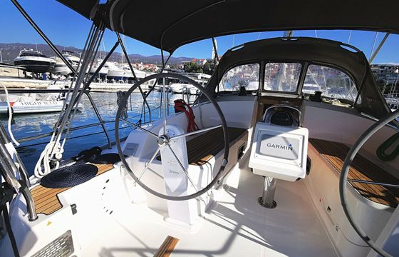 Bavaria Cruiser 37 Maci