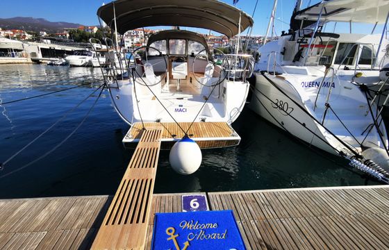 Bavaria Cruiser 37 Maci