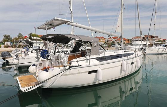 Bavaria Cruiser 37 aMore