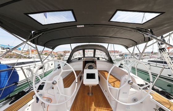 Bavaria Cruiser 37 aMore