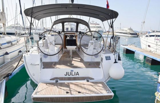 Bavaria Cruiser 37 Julia 1