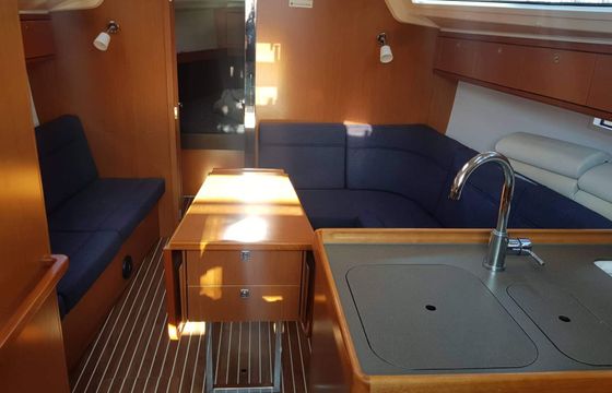 Bavaria Cruiser 37 Nenemia