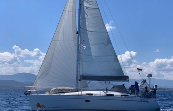 Bavaria Cruiser 37 Orange 4 You