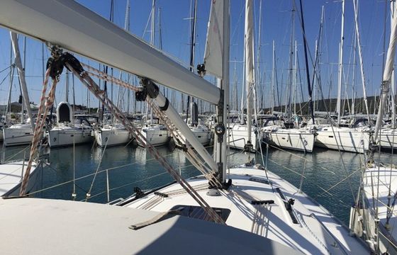 Bavaria Cruiser 40 Vuga
