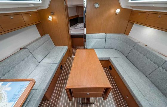 Bavaria Cruiser 37 Scala