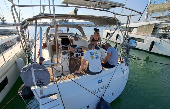 Bavaria Cruiser 40 Manta