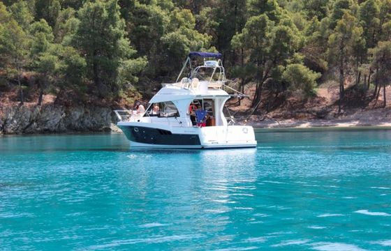 Beneteau Antares 10.80 Blue 2