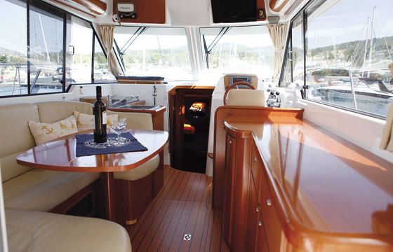 Beneteau Antares 10.80 Blue 2