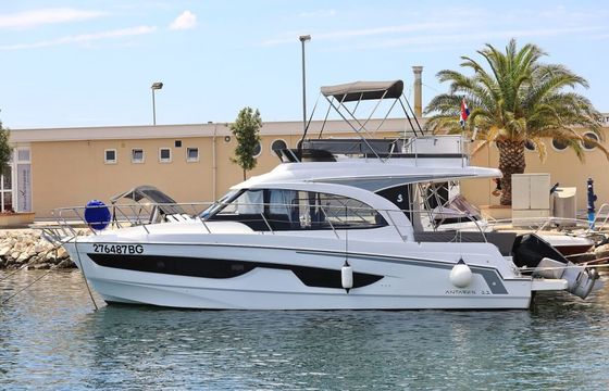 Beneteau Antares 11 Fly Solis