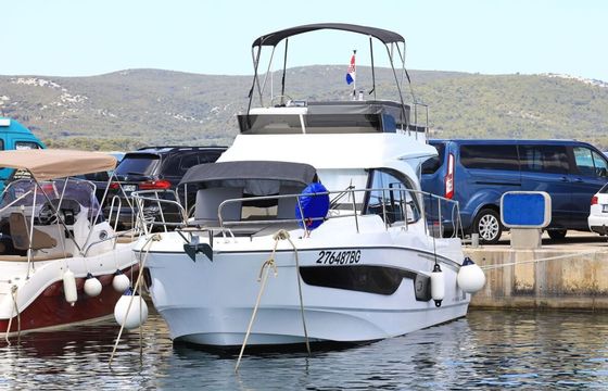 Beneteau Antares 11 Fly Solis