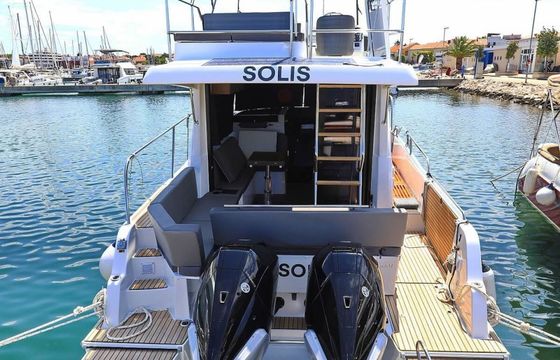 Beneteau Antares 11 Fly Solis