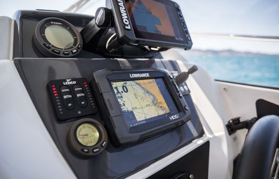 Beneteau Antares 780 15