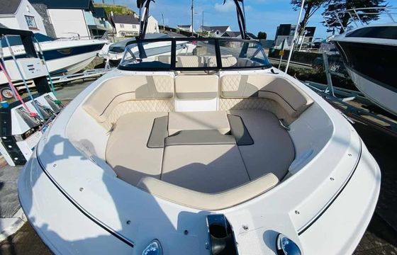 Bayliner VR5 Mando