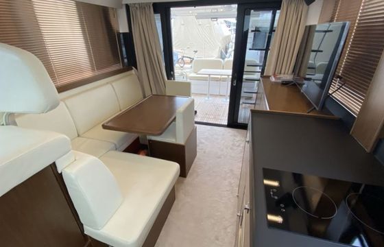 Bavaria Virtess 420 Fly Caleni