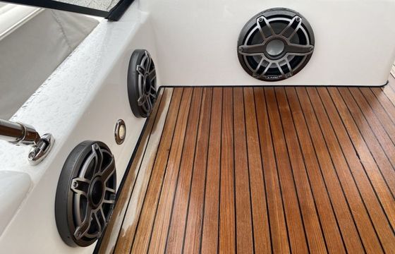 Bavaria Virtess 420 Fly Caleni