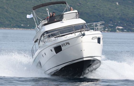 Bavaria Virtess 420 Fly Captain Blue