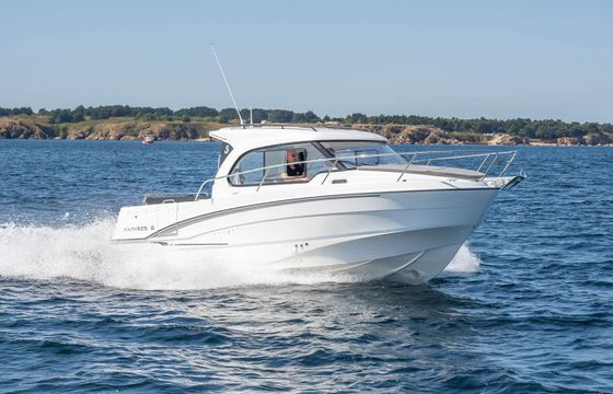Beneteau Antares 8 23