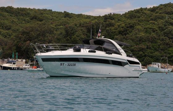 Bavaria Sport 400 Rhea