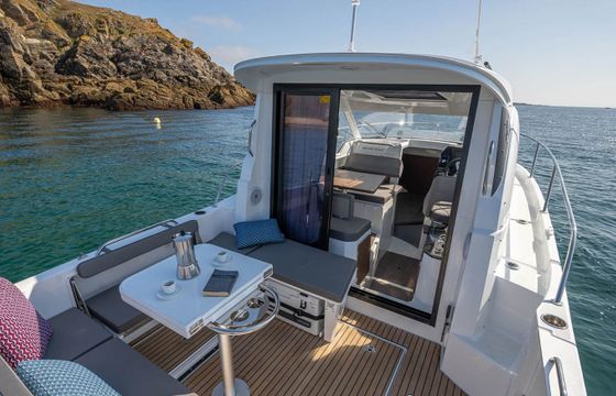 Beneteau Antares 8 Tiha Patnja