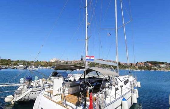 Bavaria Cruiser 56 Domo