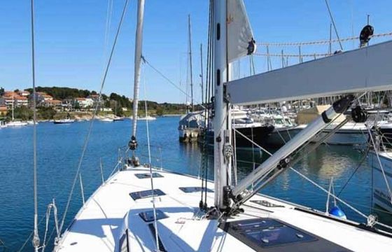 Bavaria Cruiser 56 Domo