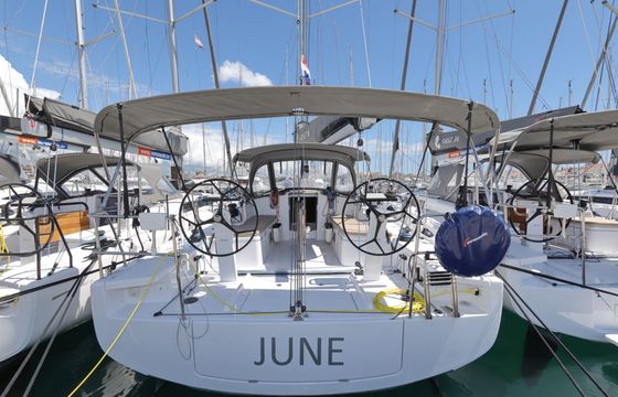 Beneteau First 36 June