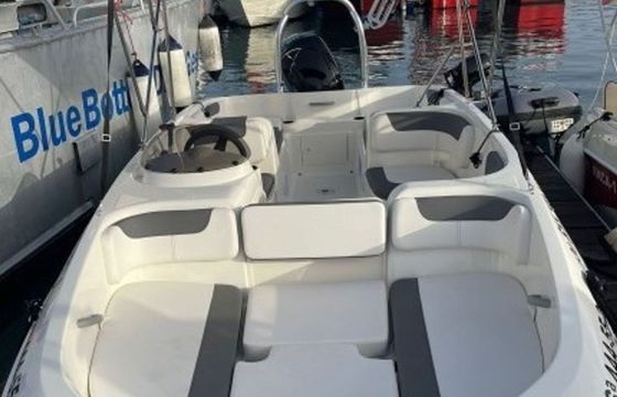 Bayliner E18 Happy Boat