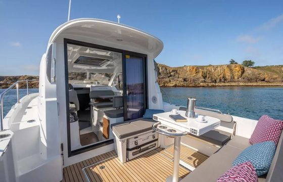 Beneteau Antares 8 19