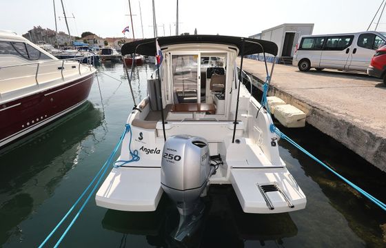 Beneteau Antares 8 Angela