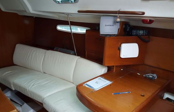 Beneteau First 31.7 Avispa 3
