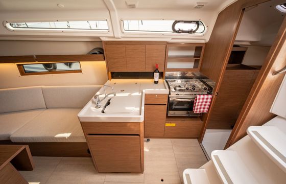 Beneteau Oceanis 34 Infinity