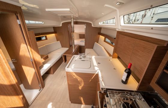 Beneteau Oceanis 34 Infinity