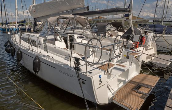 Beneteau Oceanis 34 Infinity