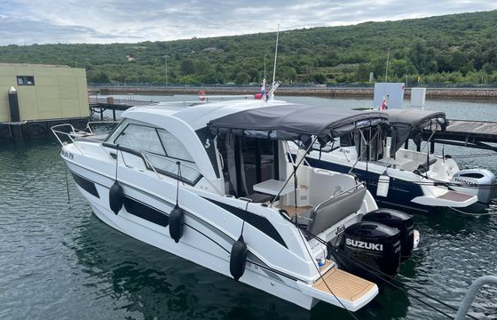Beneteau Antares 9 Jack